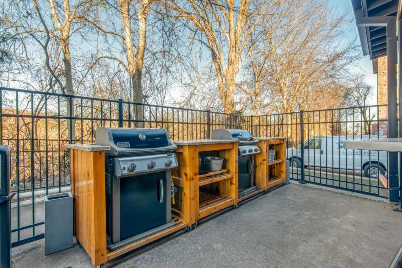 One-Of-A-Kind! Roll Up Garage Door-Pool, Speakeasy Villa Nashville Exterior foto